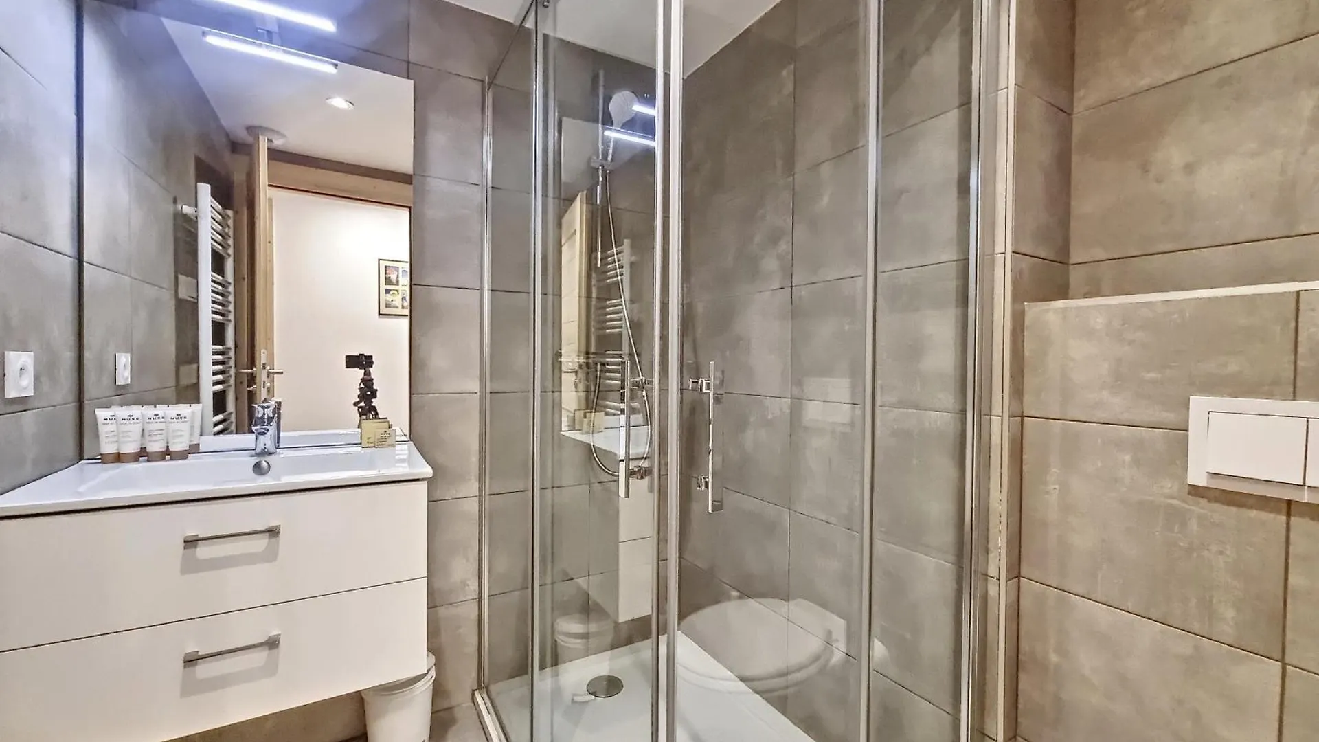 לה ג'ט La Bruyere - Appartement - 6Pers דירה לה ג'ט